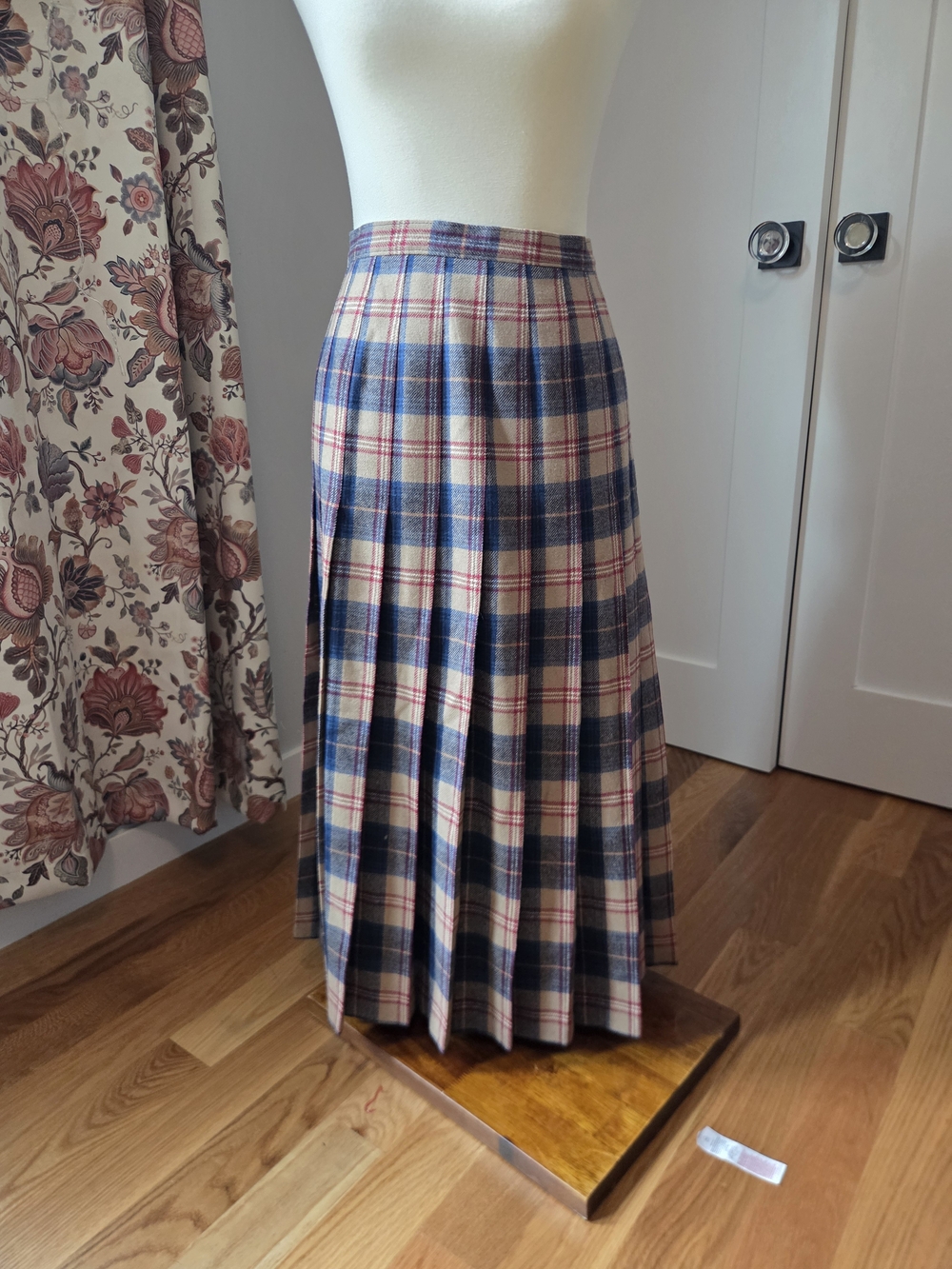 70s Vintage Pendleton Blue and Cream Pleated Plaid Midi Skirt